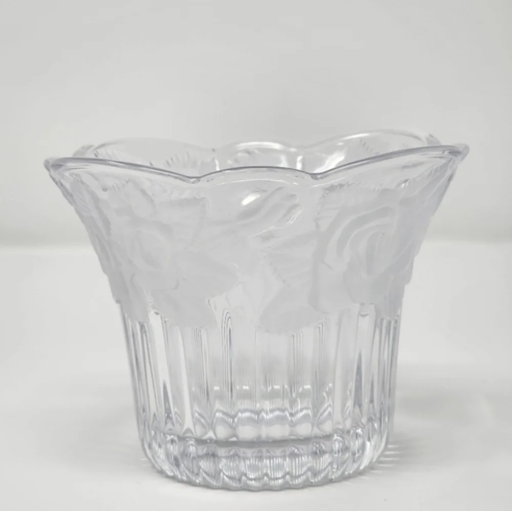 Vintage Mikasa Studio Nova Winter Rose Embossed Ribbed‎ Crystal Vase